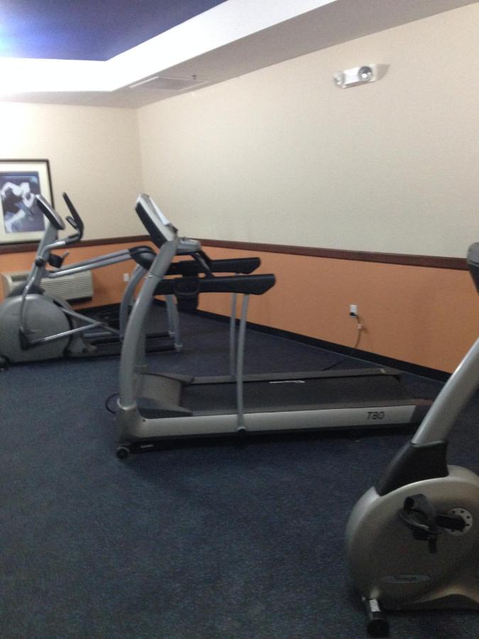 Holiday Inn Express & Suites Denver East-Peoria Street