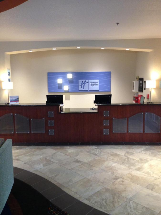 Holiday Inn Express & Suites Denver East-Peoria Street