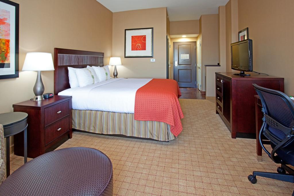 Holiday Inn Express Hotel & Suites Denver Airport