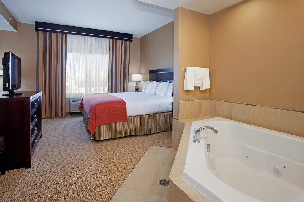 Holiday Inn Express Hotel & Suites Denver Airport