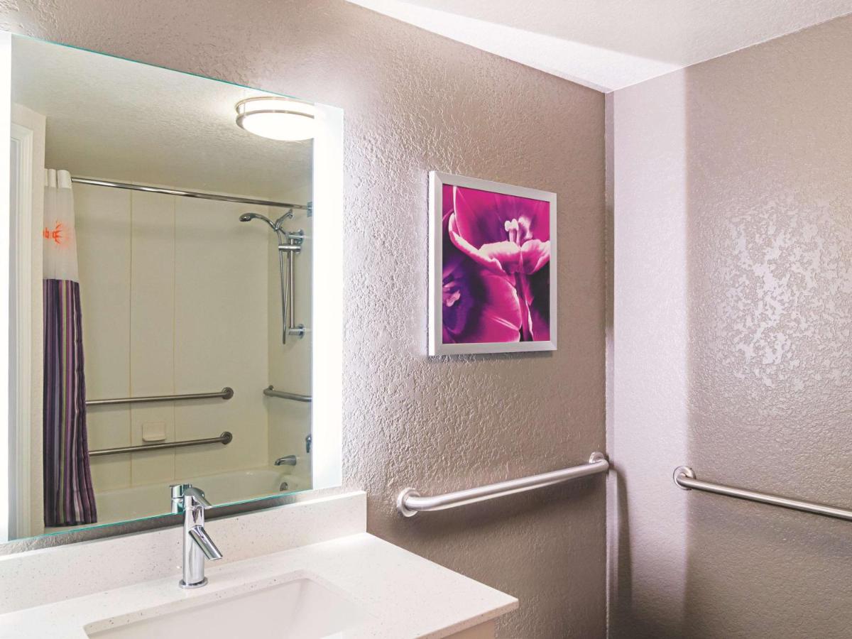 La Quinta Inn & Suites by Wyndham Denver Airport DIA