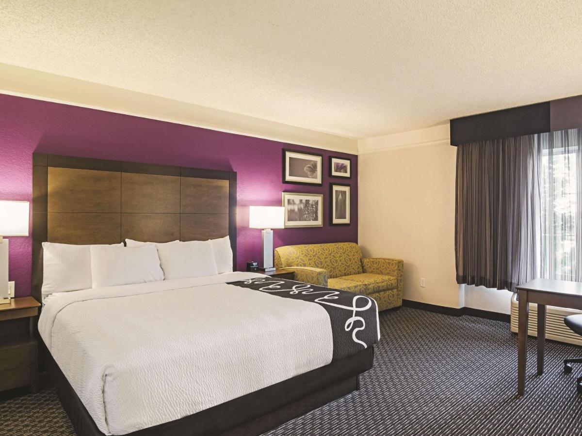 La Quinta Inn & Suites by Wyndham Denver Airport DIA