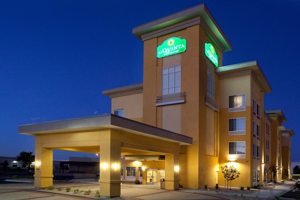 La Quinta Inn & Suites by Wyndham Denver Gateway Park
