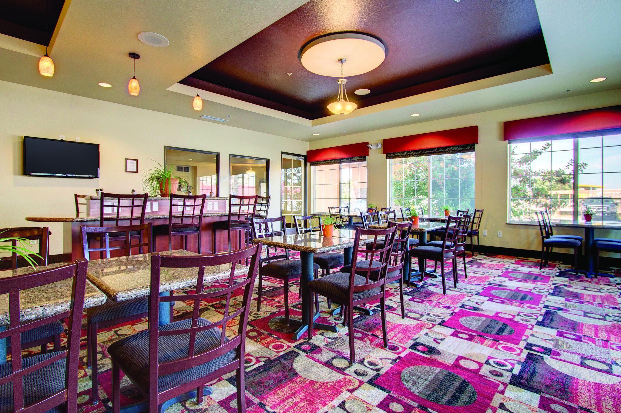 La Quinta Inn & Suites by Wyndham Denver Gateway Park