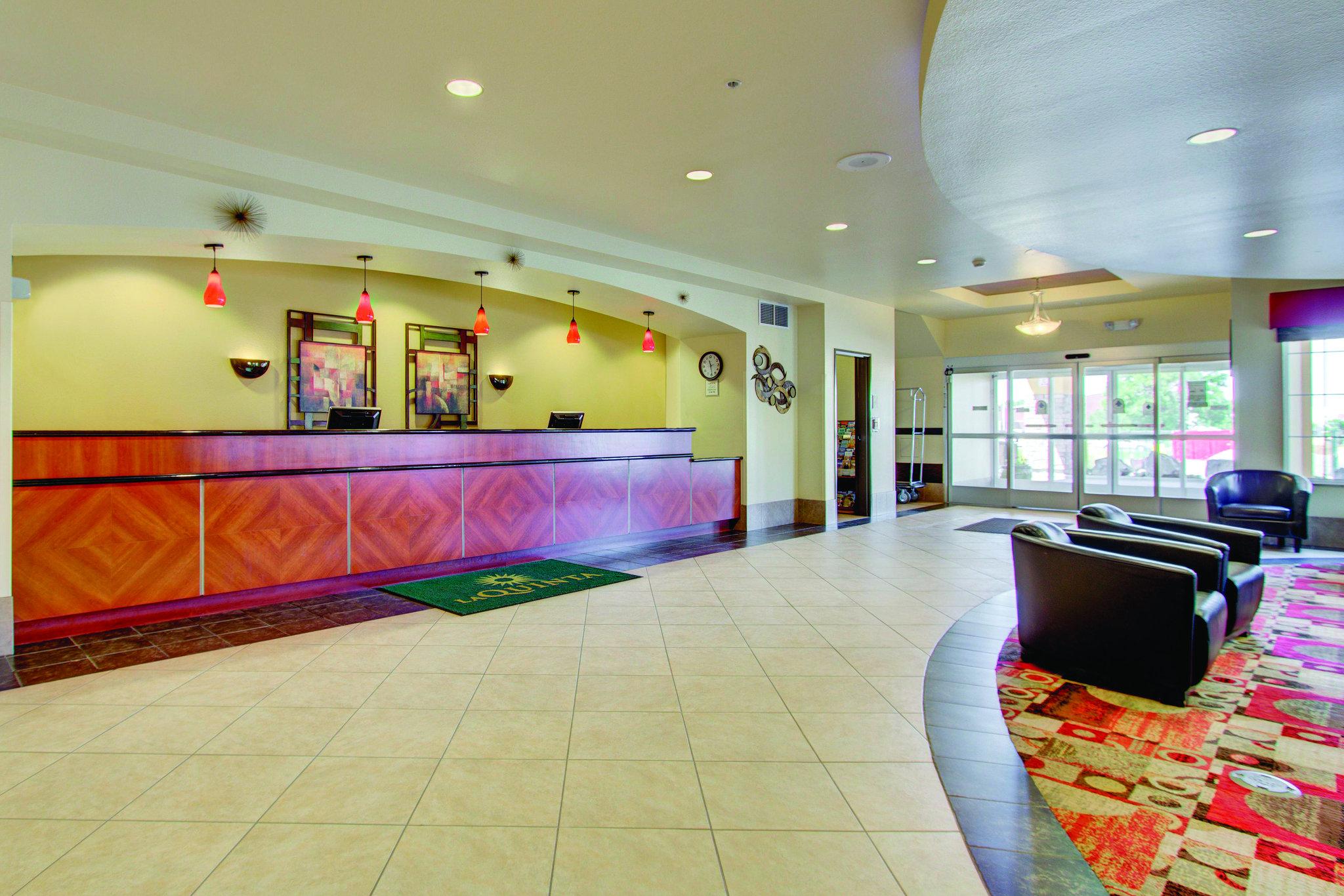 La Quinta Inn & Suites by Wyndham Denver Gateway Park