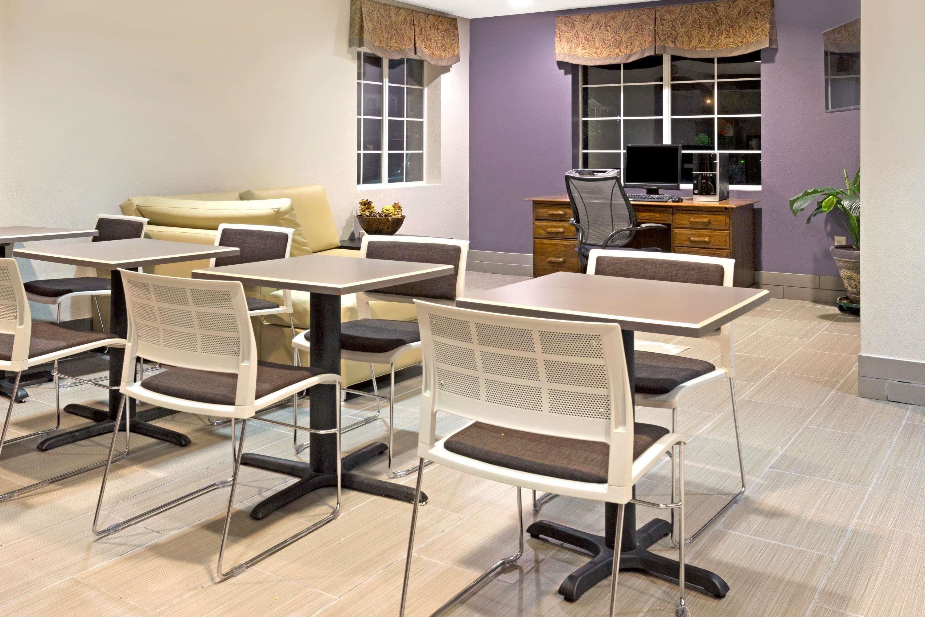Microtel Inn & Suites by Wyndham Denver