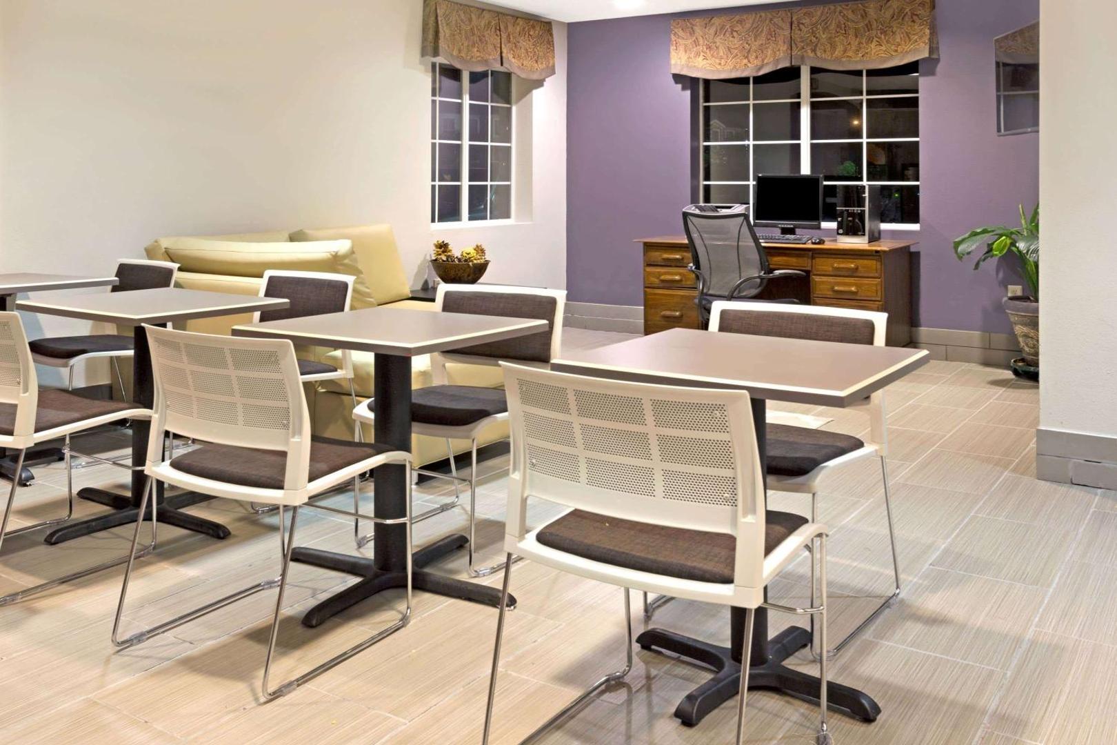 Microtel Inn & Suites by Wyndham Denver
