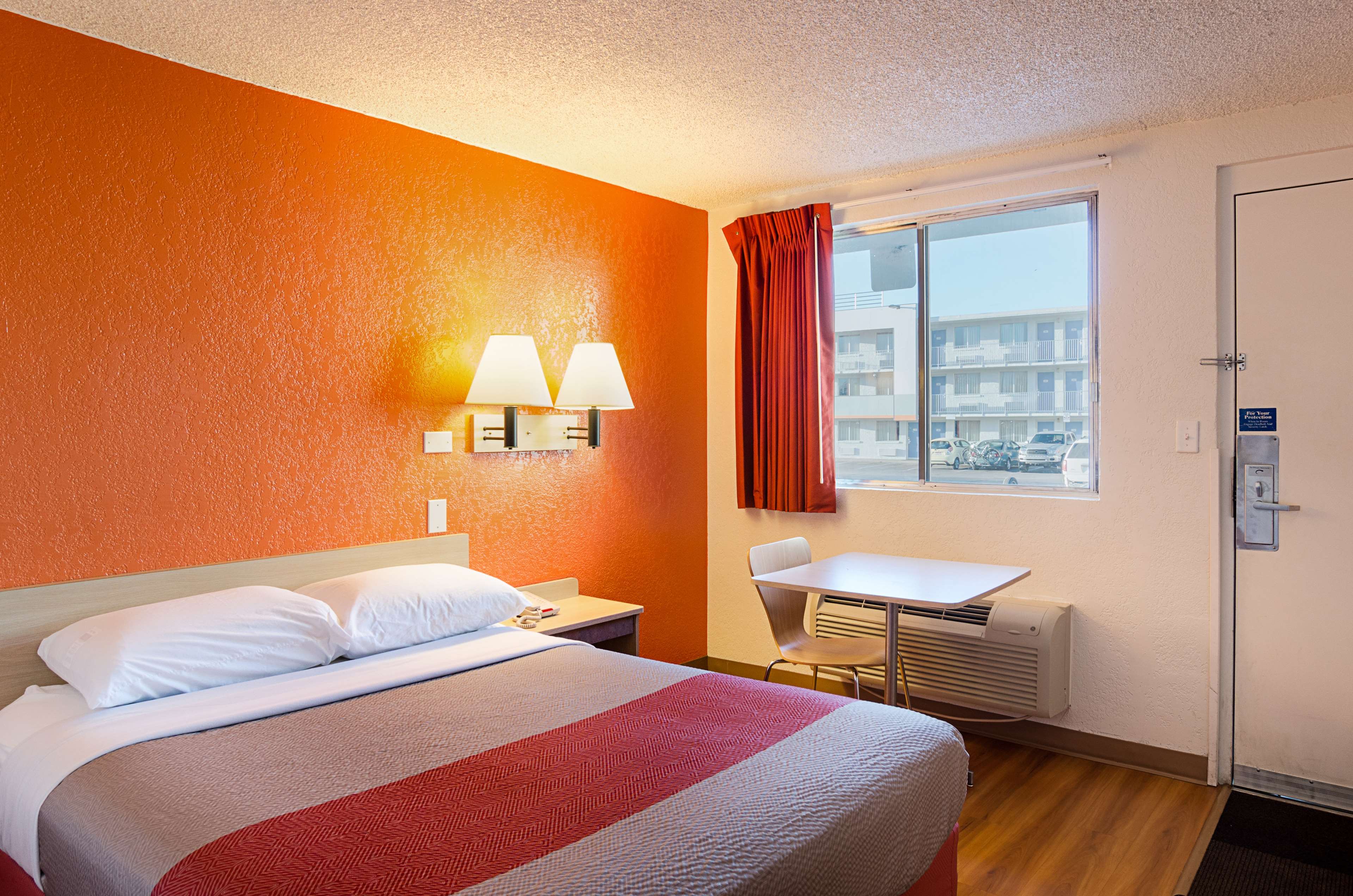 Motel 6 Denver Central - Federal Boulevard