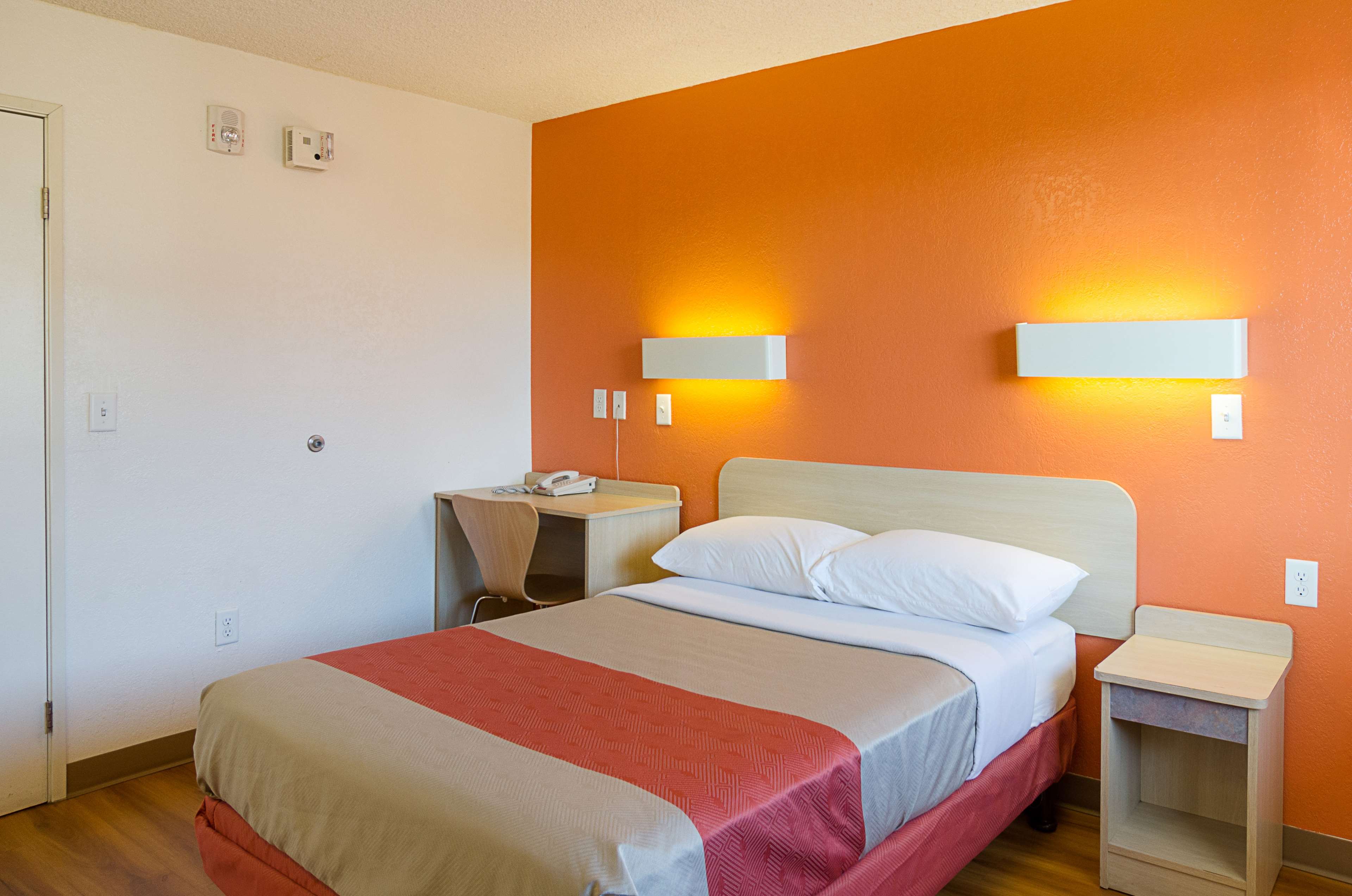 Motel 6 Denver Central - Federal Boulevard
