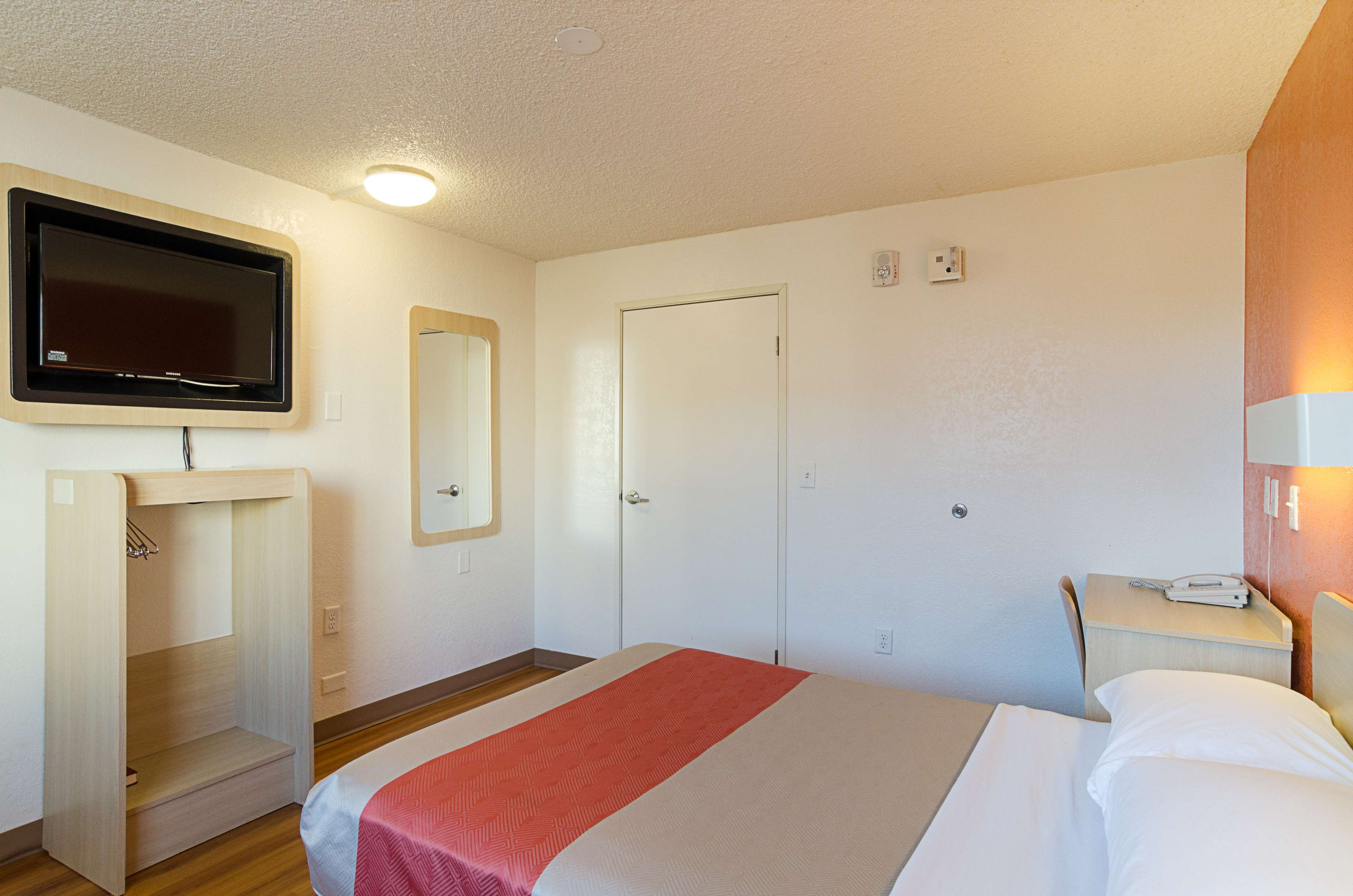 Motel 6 Denver Central - Federal Boulevard
