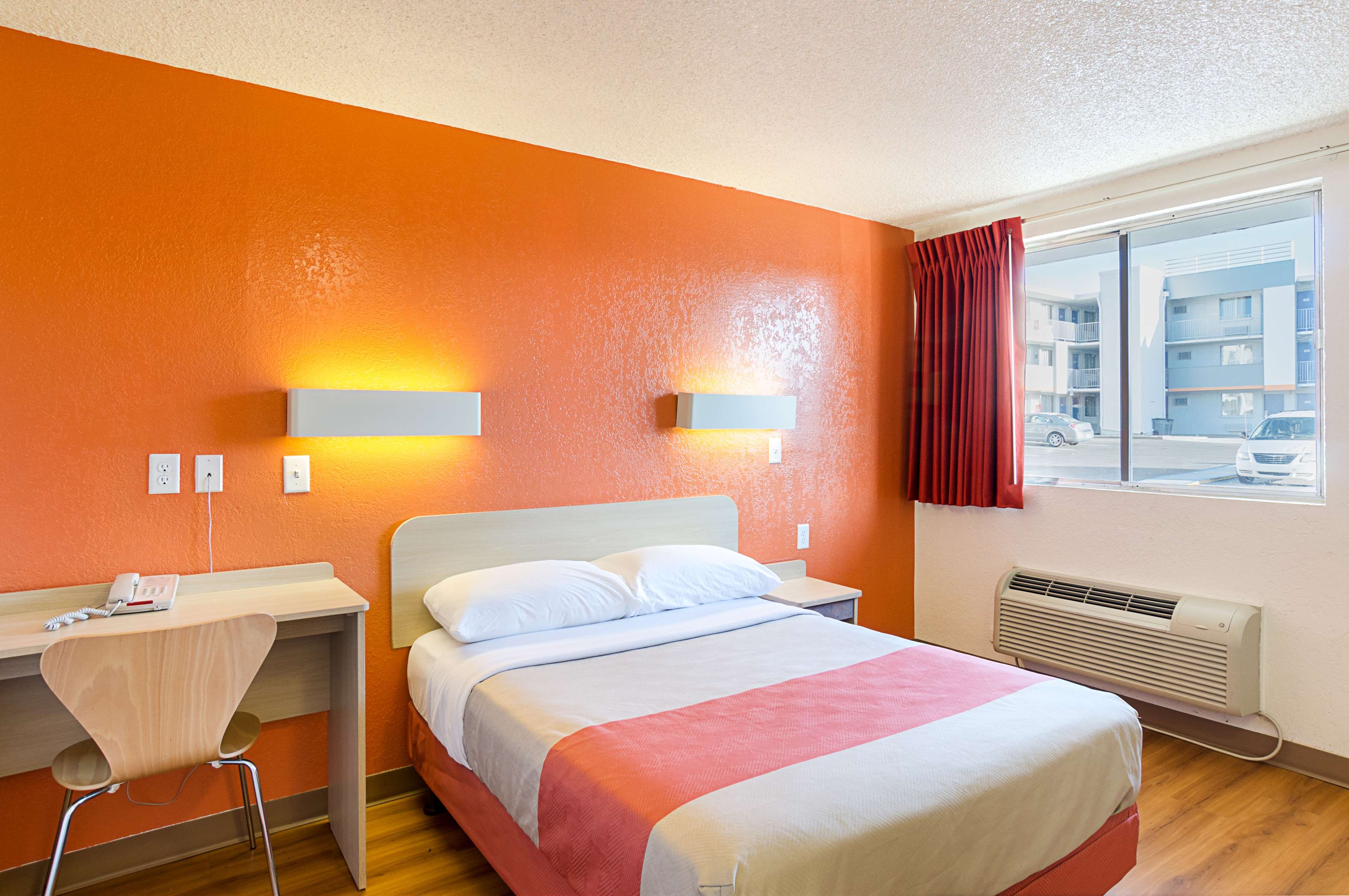 Motel 6 Denver Central - Federal Boulevard