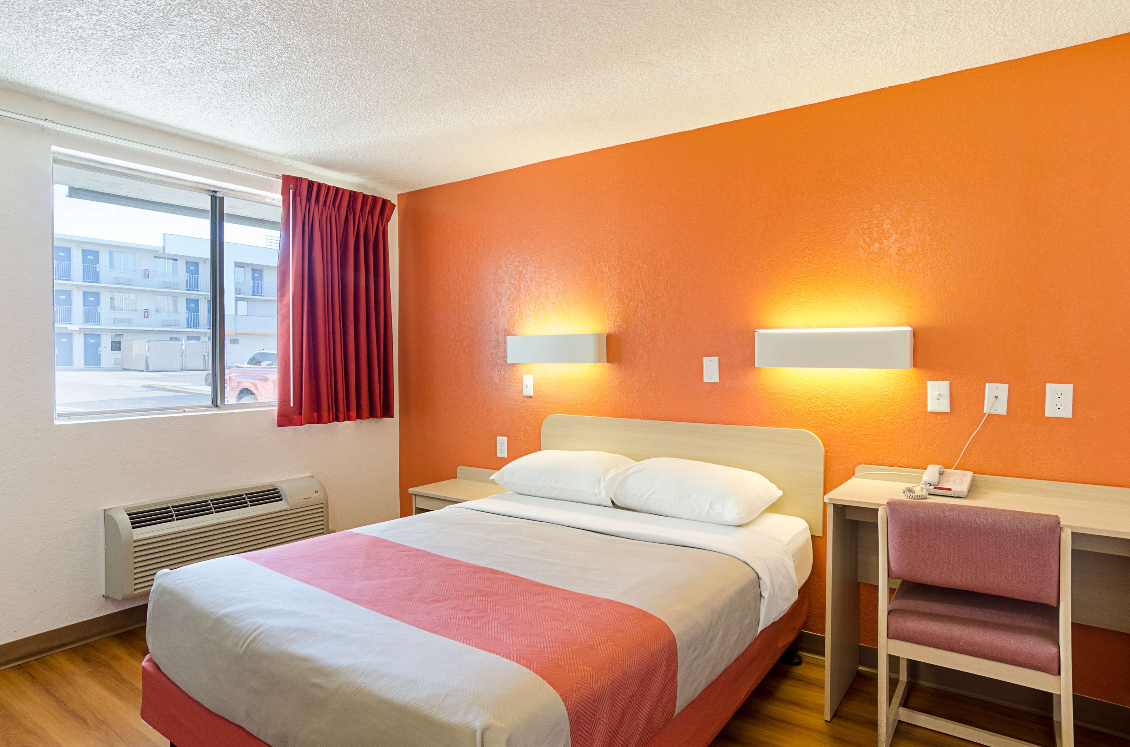 Motel 6 Denver Central - Federal Boulevard