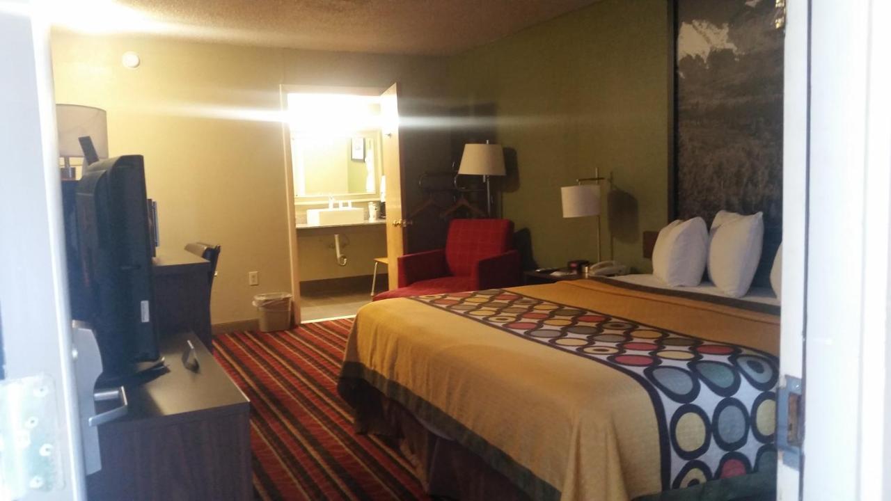 Super 8 by Wyndham Denver Central