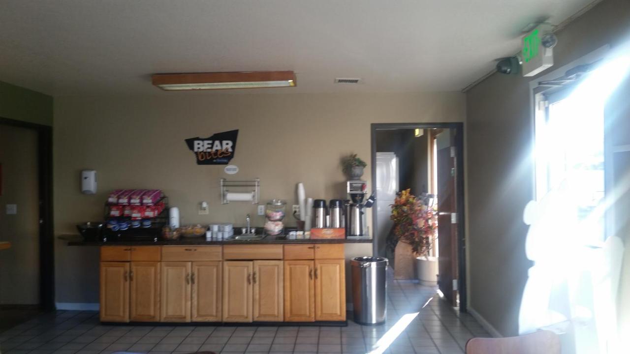 Super 8 by Wyndham Denver Central