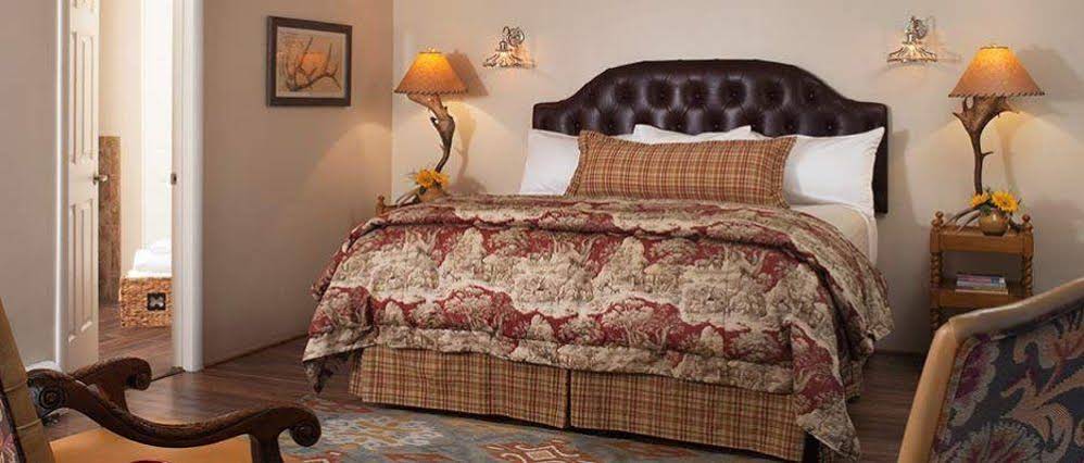 Antlers On The Creek Bed & Breakfast