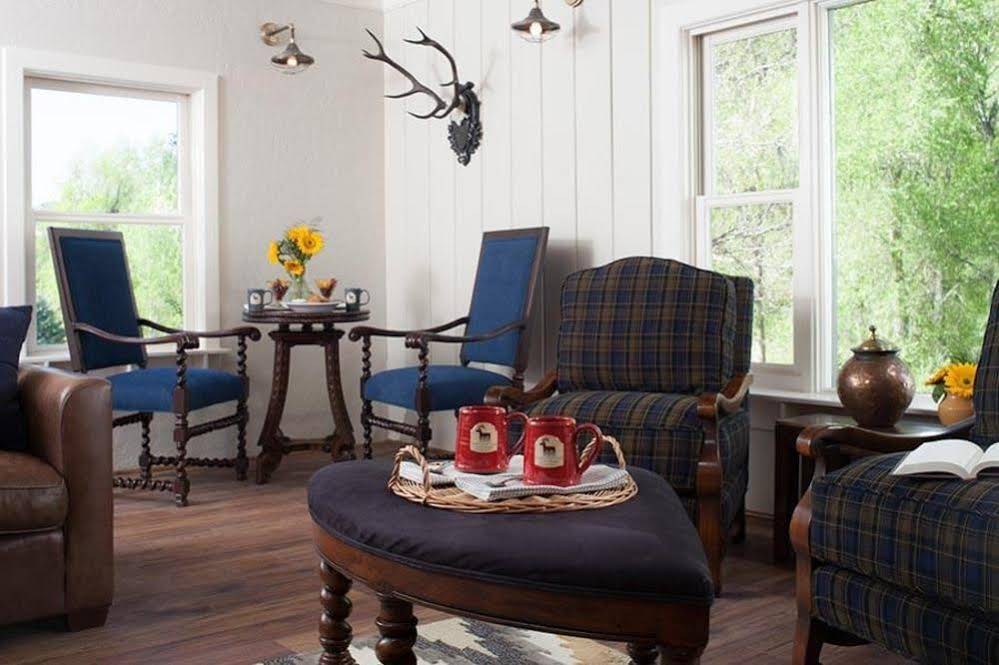 Antlers On The Creek Bed & Breakfast