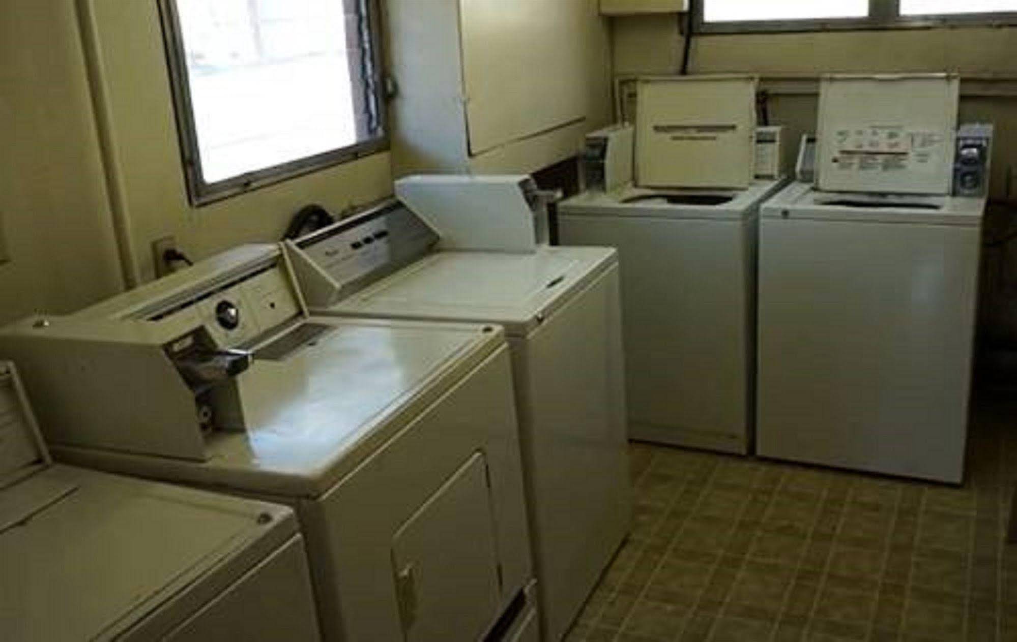 Spanish Trails Inn & Suites