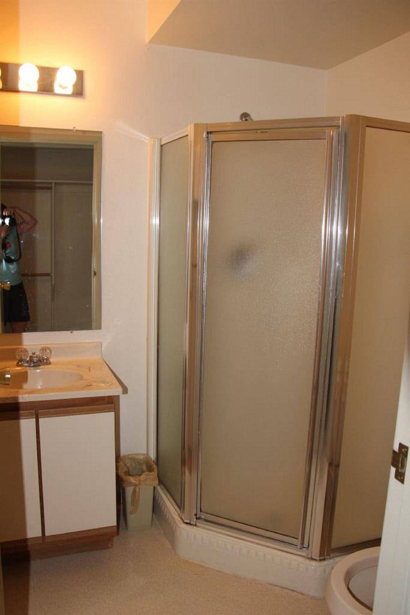 Spanish Trails Inn & Suites