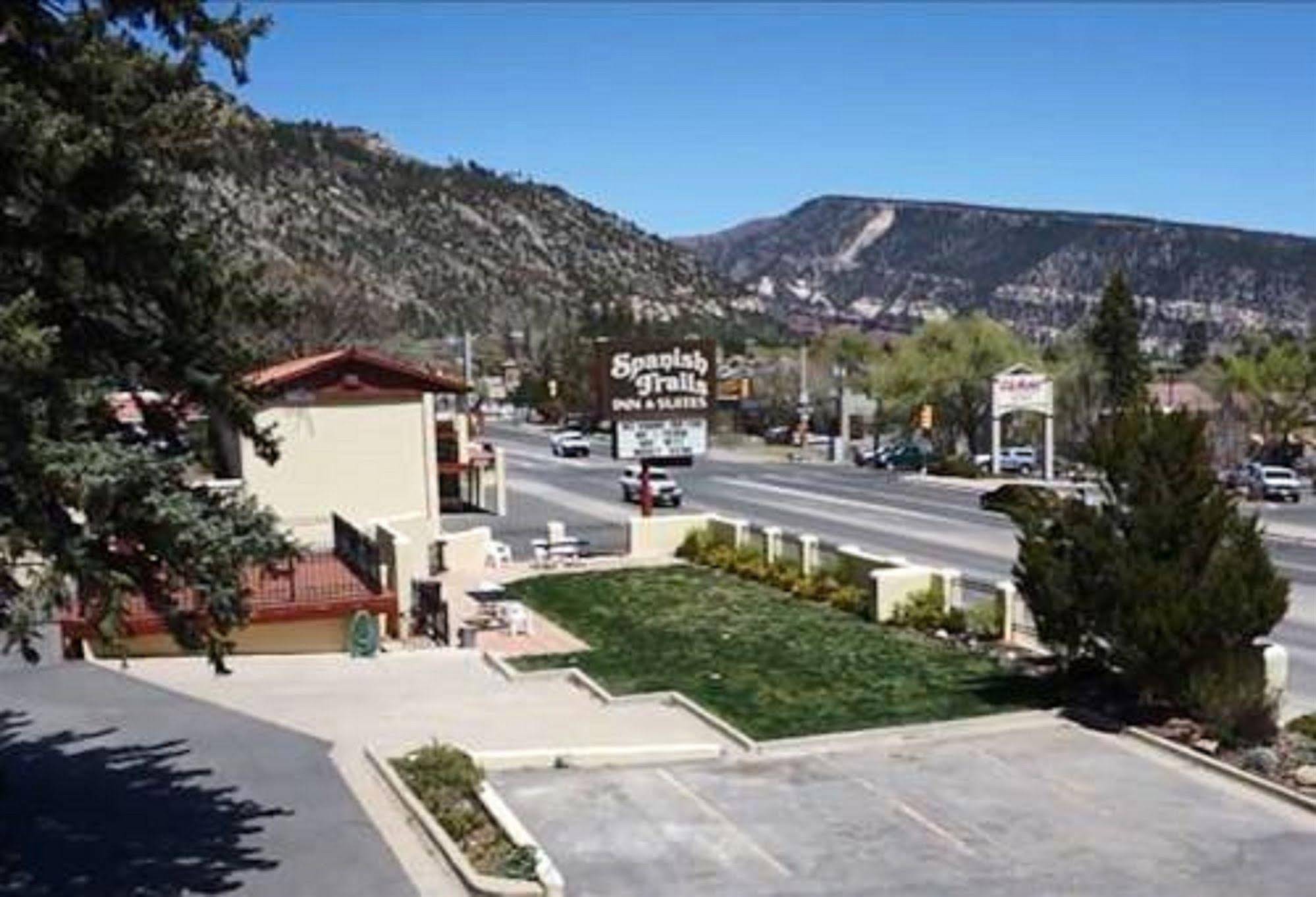 Spanish Trails Inn & Suites