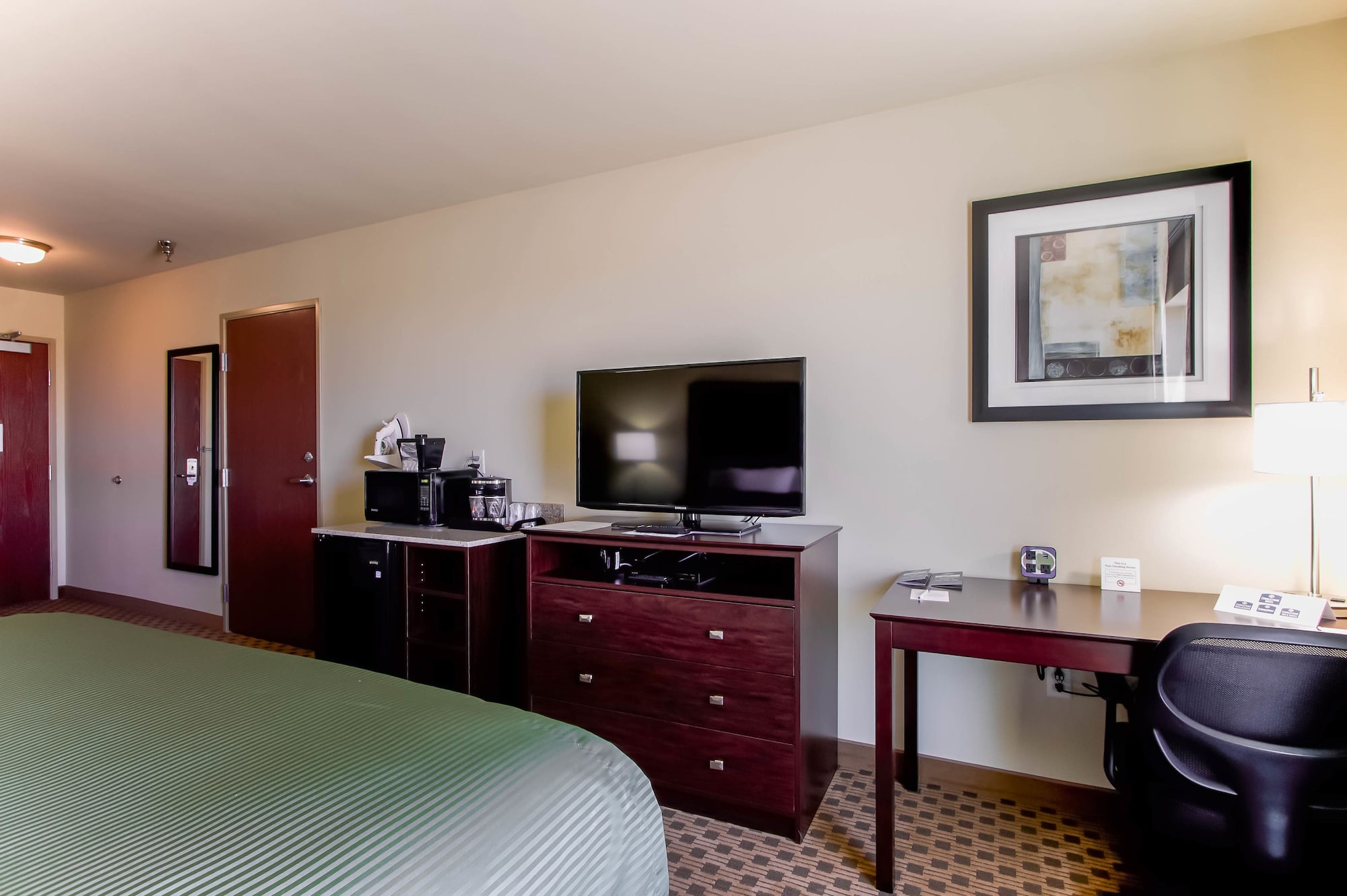 Cobblestone Inn & Suites