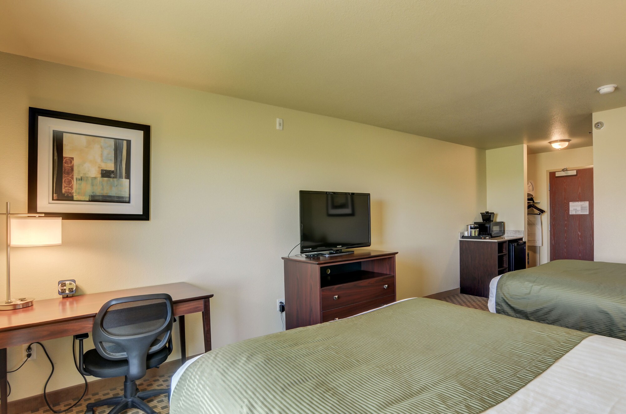 Cobblestone Inn & Suites