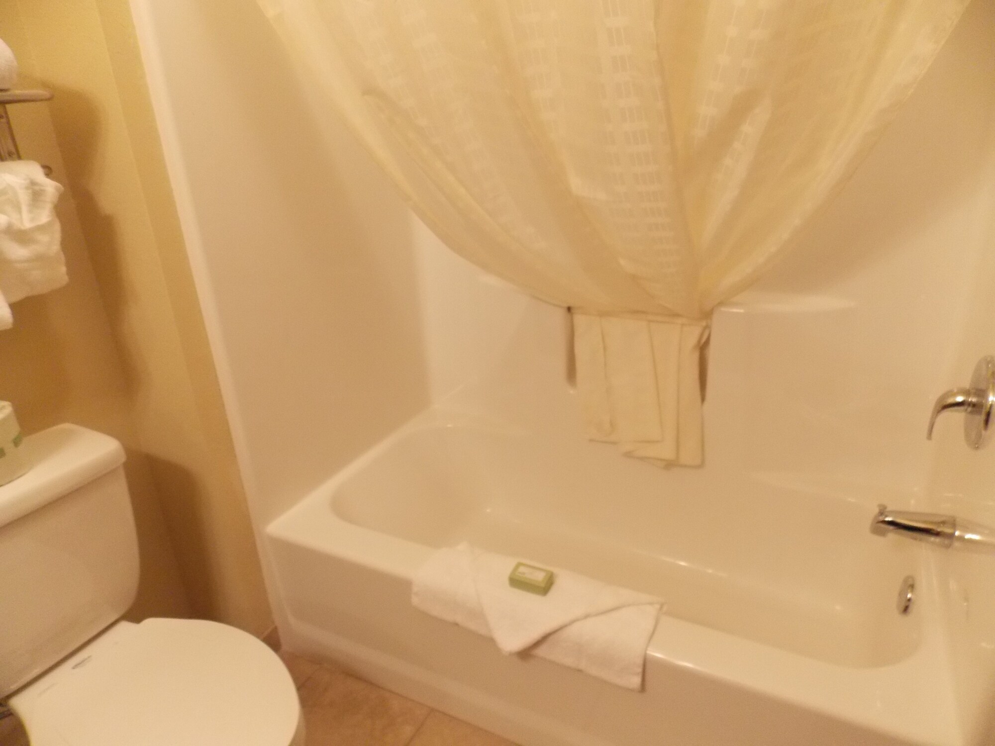 Cobblestone Inn & Suites