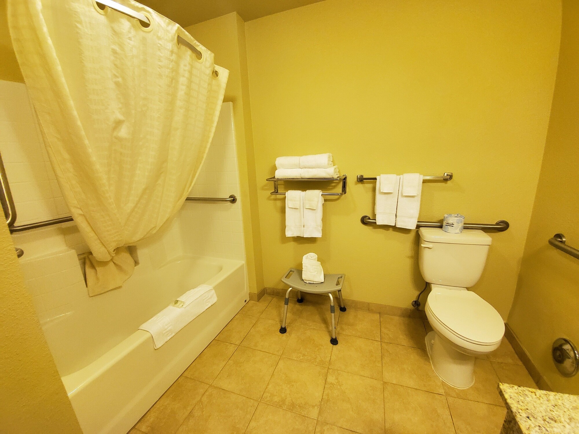 Cobblestone Inn and Suites of Eaton