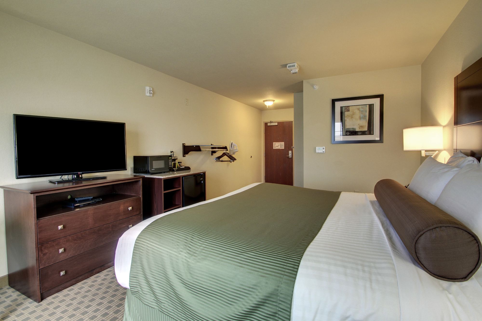 Cobblestone Inn and Suites of Eaton