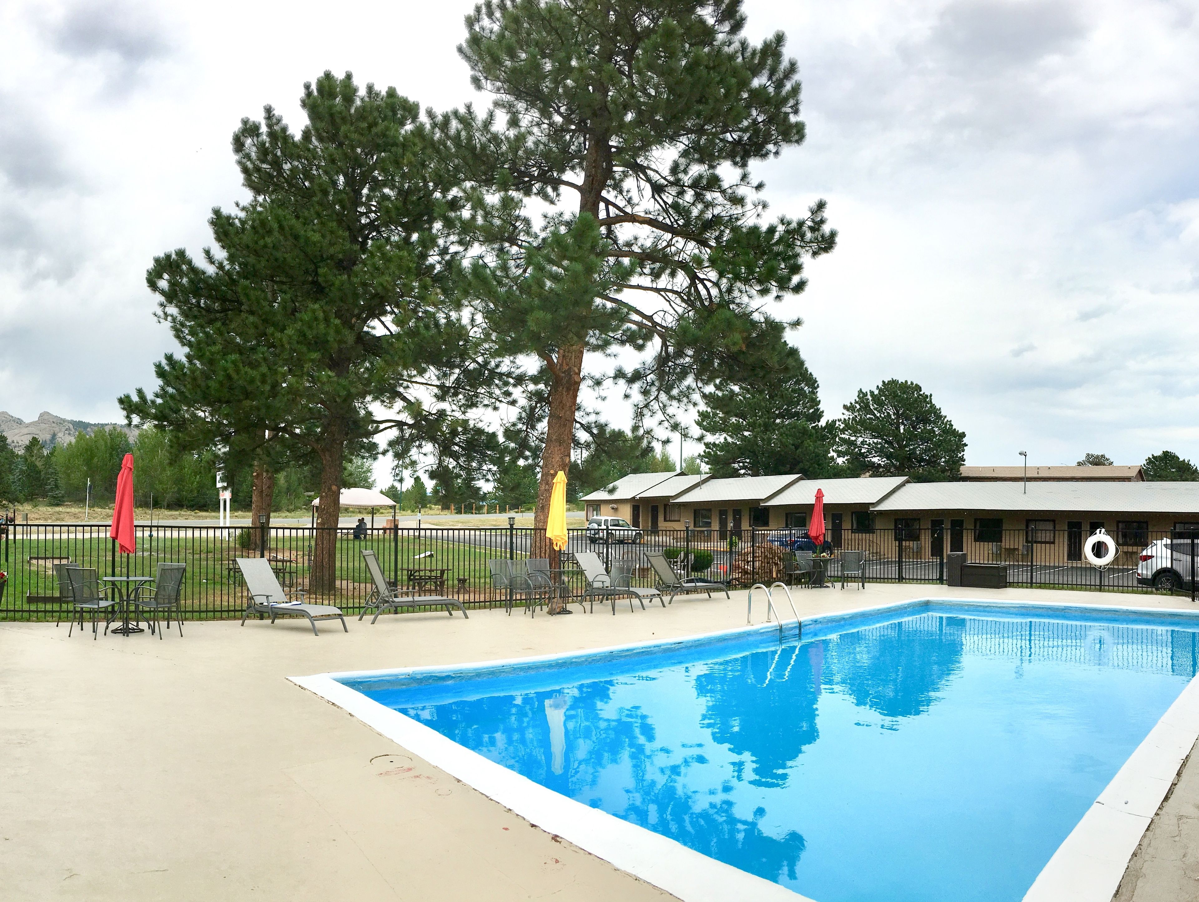 Estes Mountain Inn