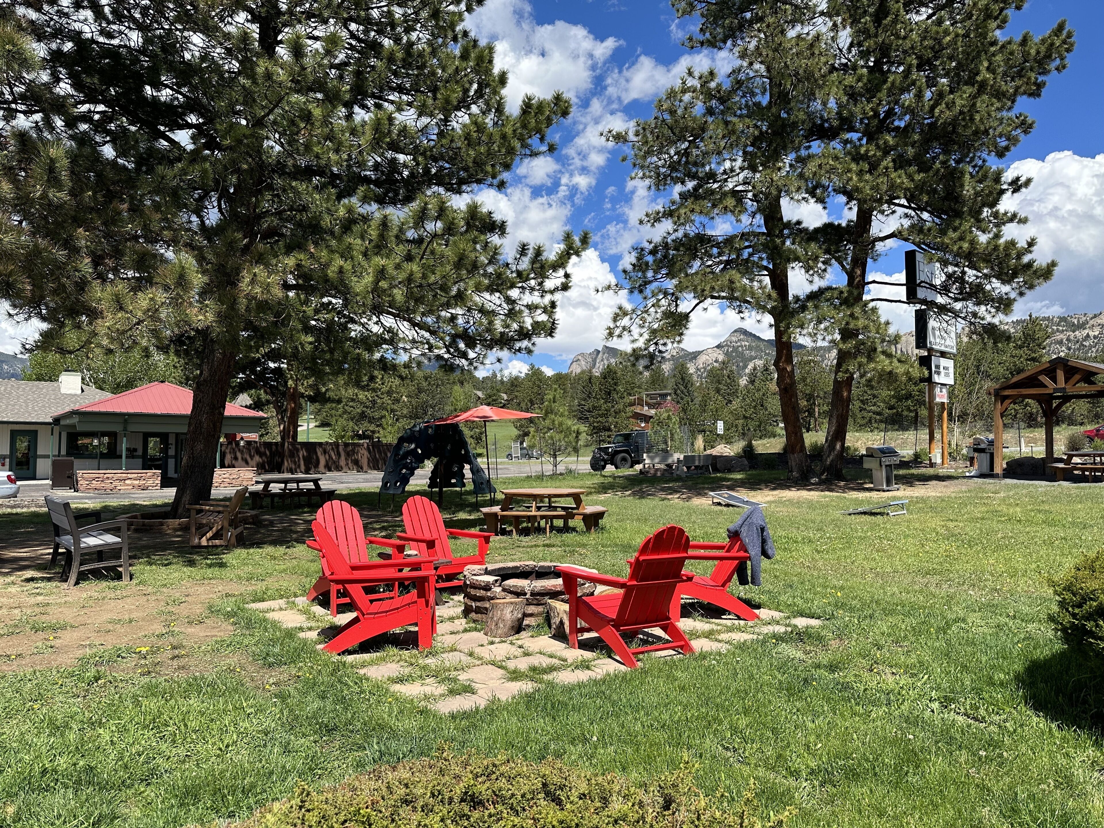 Estes Mountain Inn