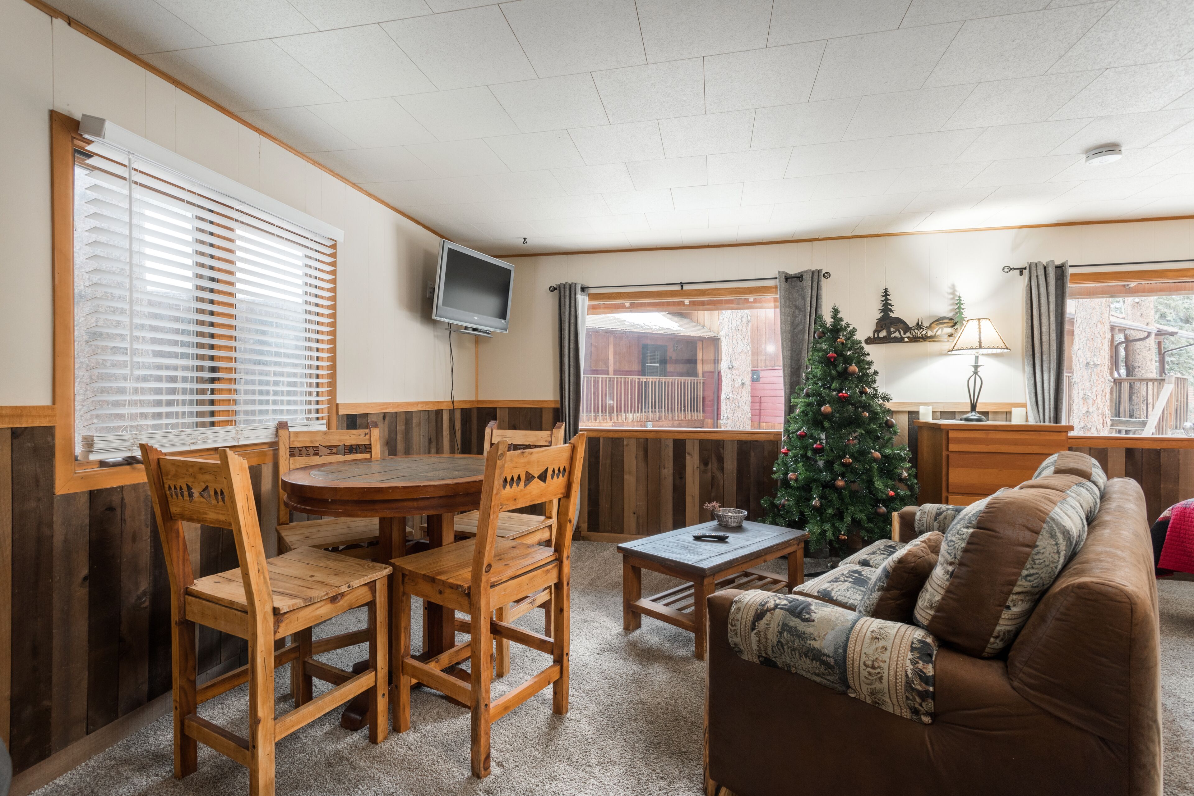 Ponderosa Lodge