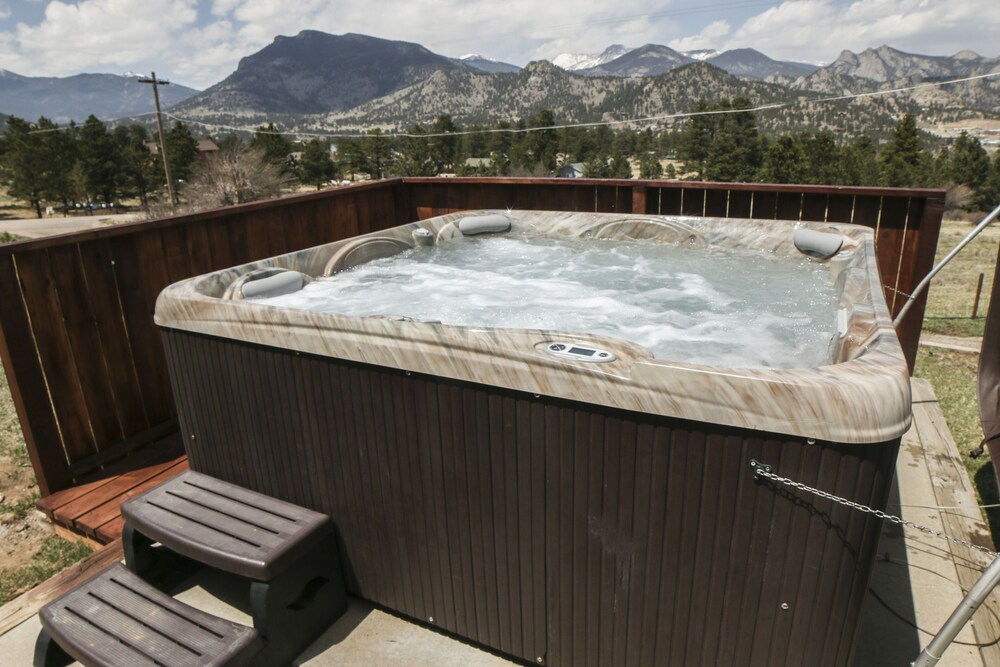 Rocky Mountain Retreat by Rocky Mountain Resorts