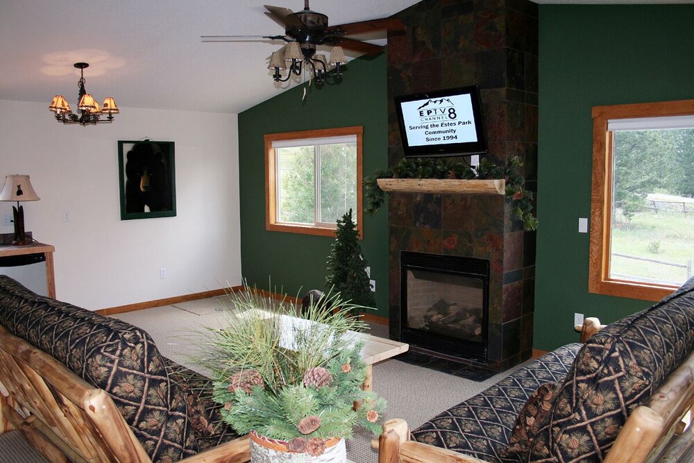 Rocky Mountain Retreat by Rocky Mountain Resorts