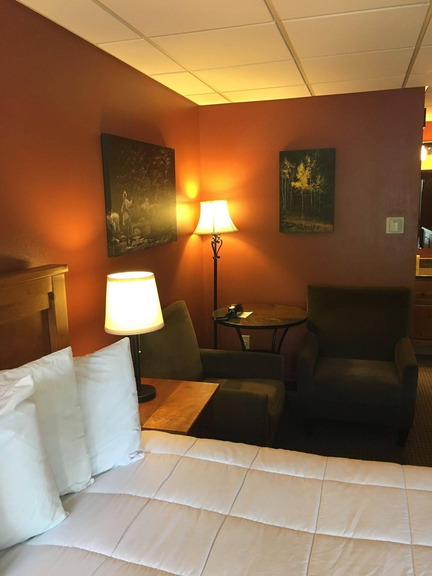 Silver Moon Inn