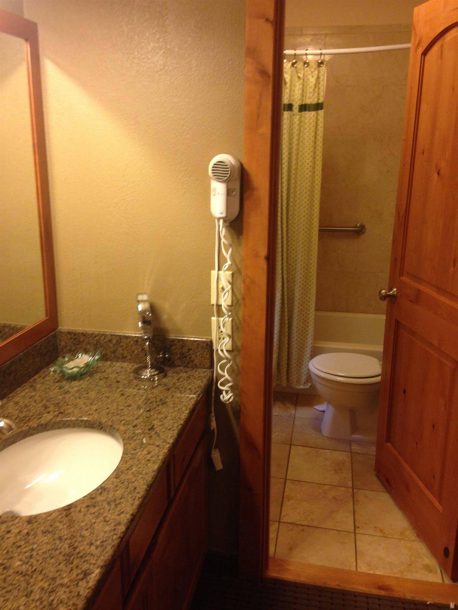 Silver Moon Inn