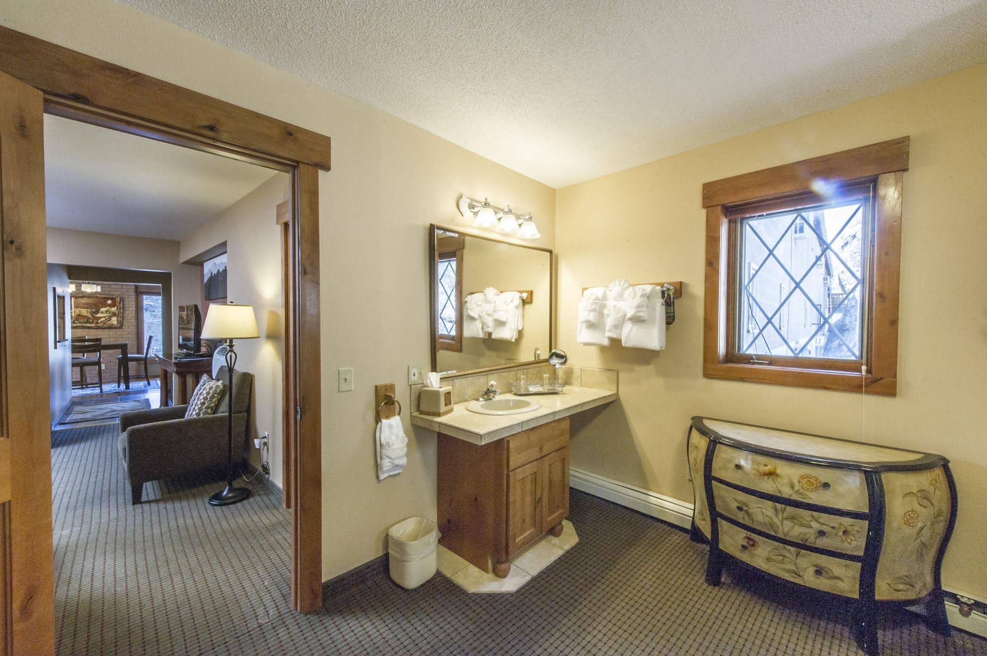 Silver Moon Inn