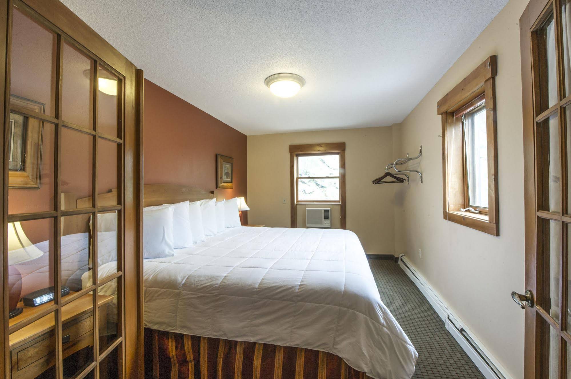 Silver Moon Inn