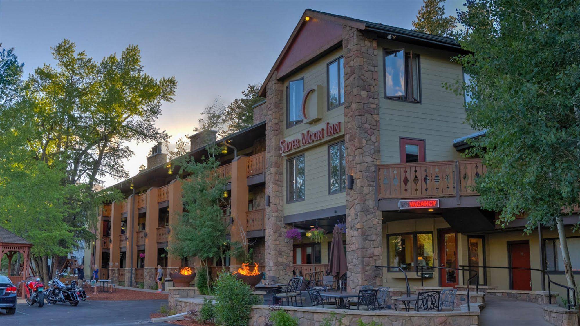 Silver Moon Inn