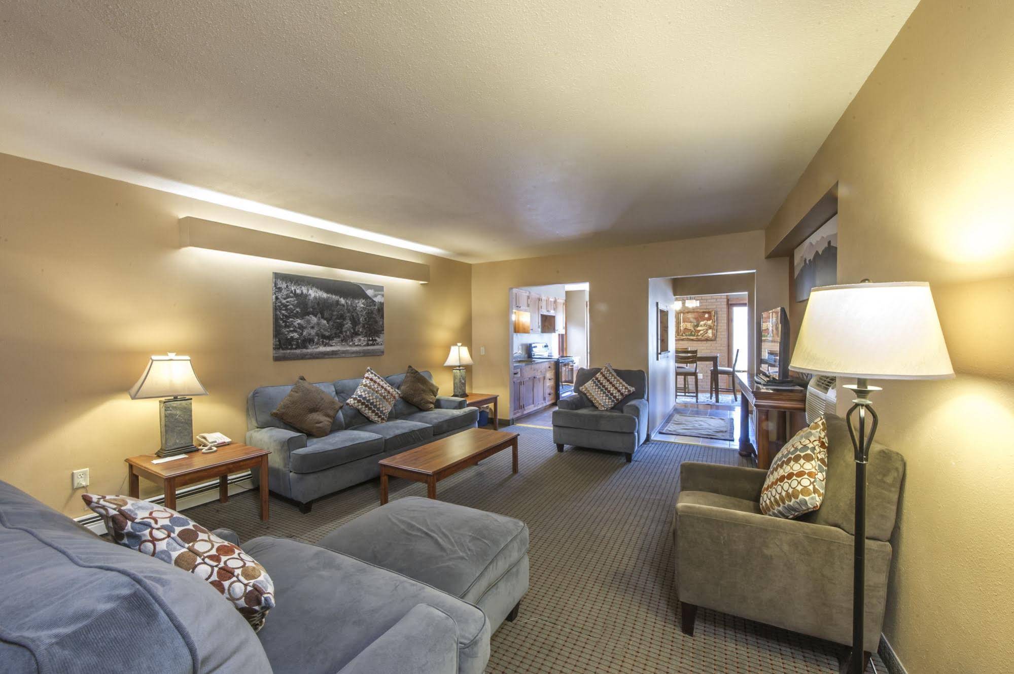 Silver Moon Inn