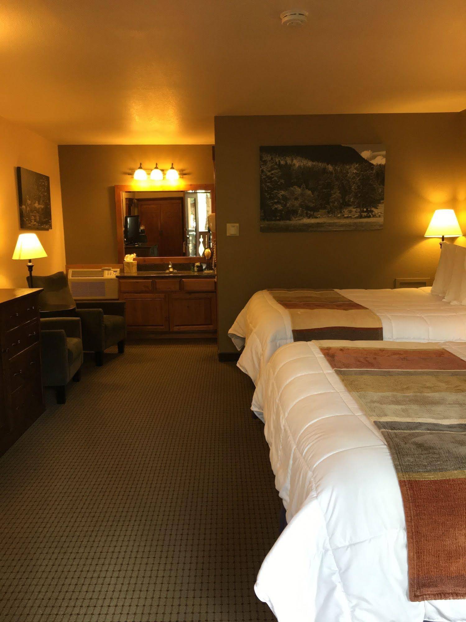 Silver Moon Inn
