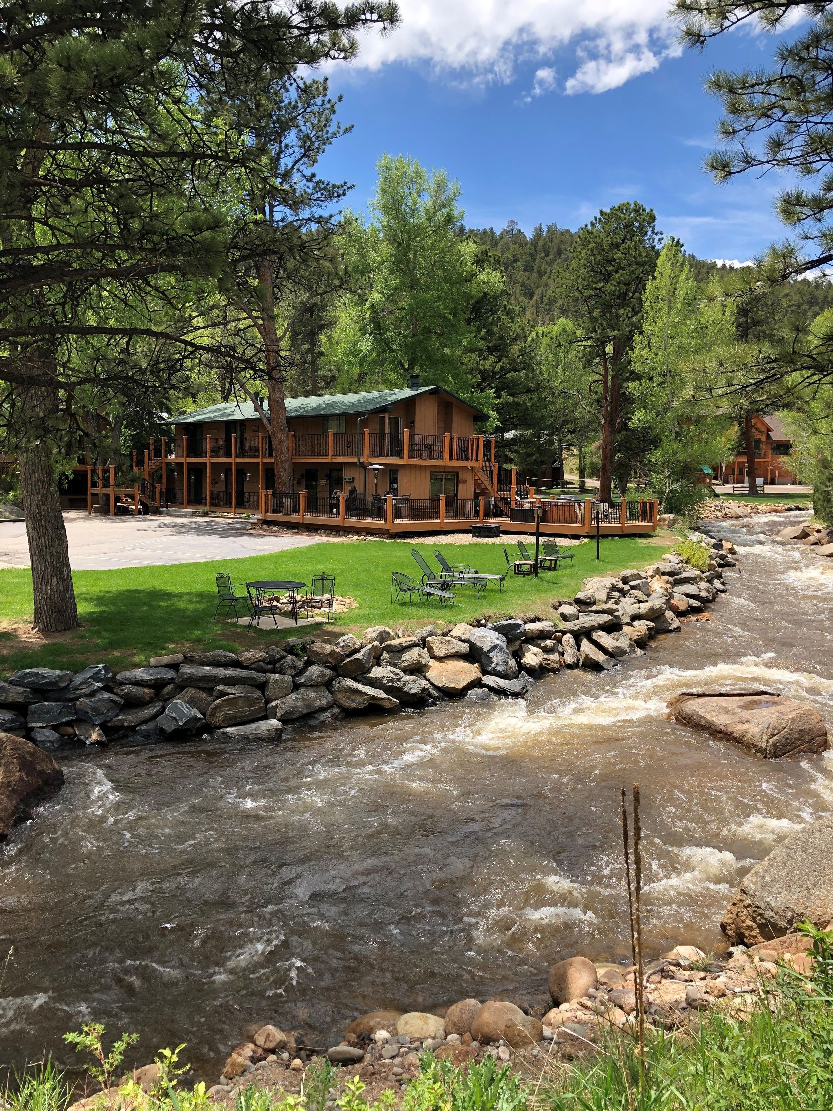 The 4 Seasons Inn