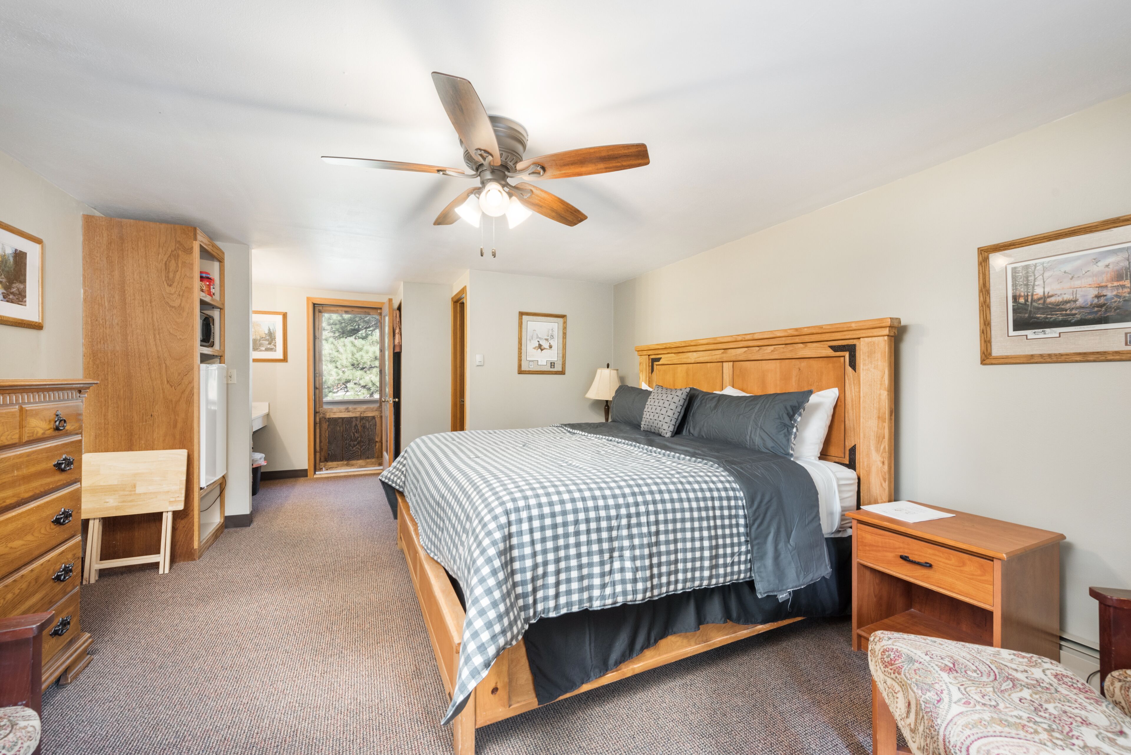 The 4 Seasons Inn