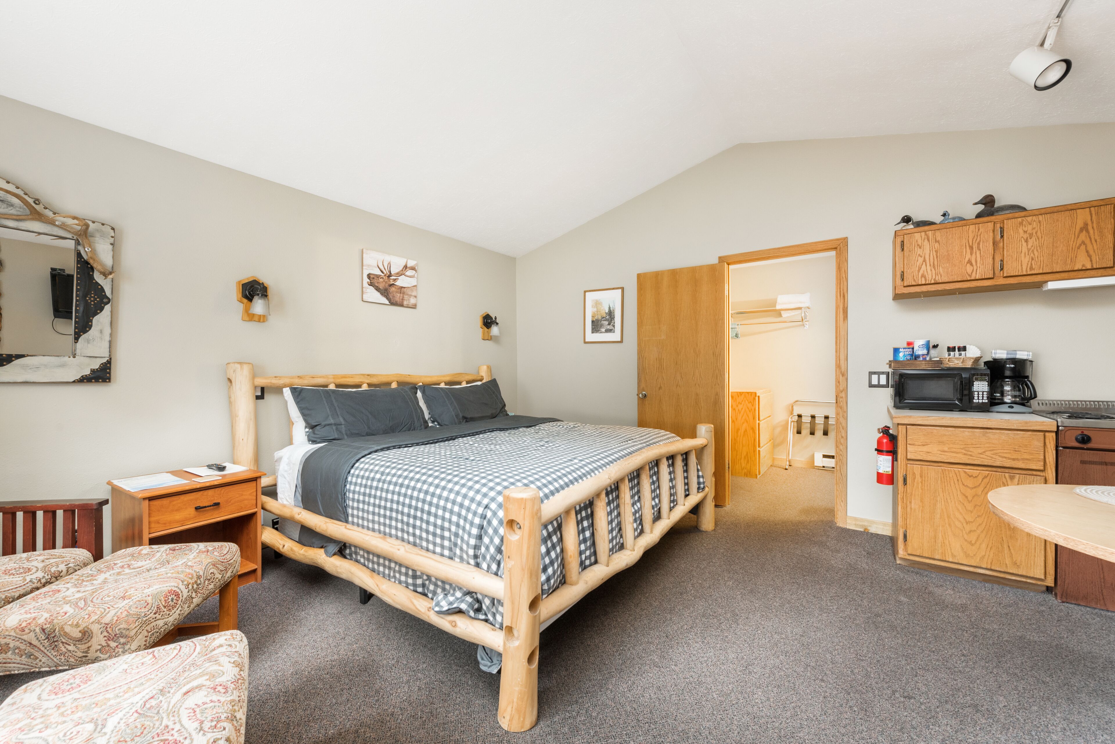 The 4 Seasons Inn