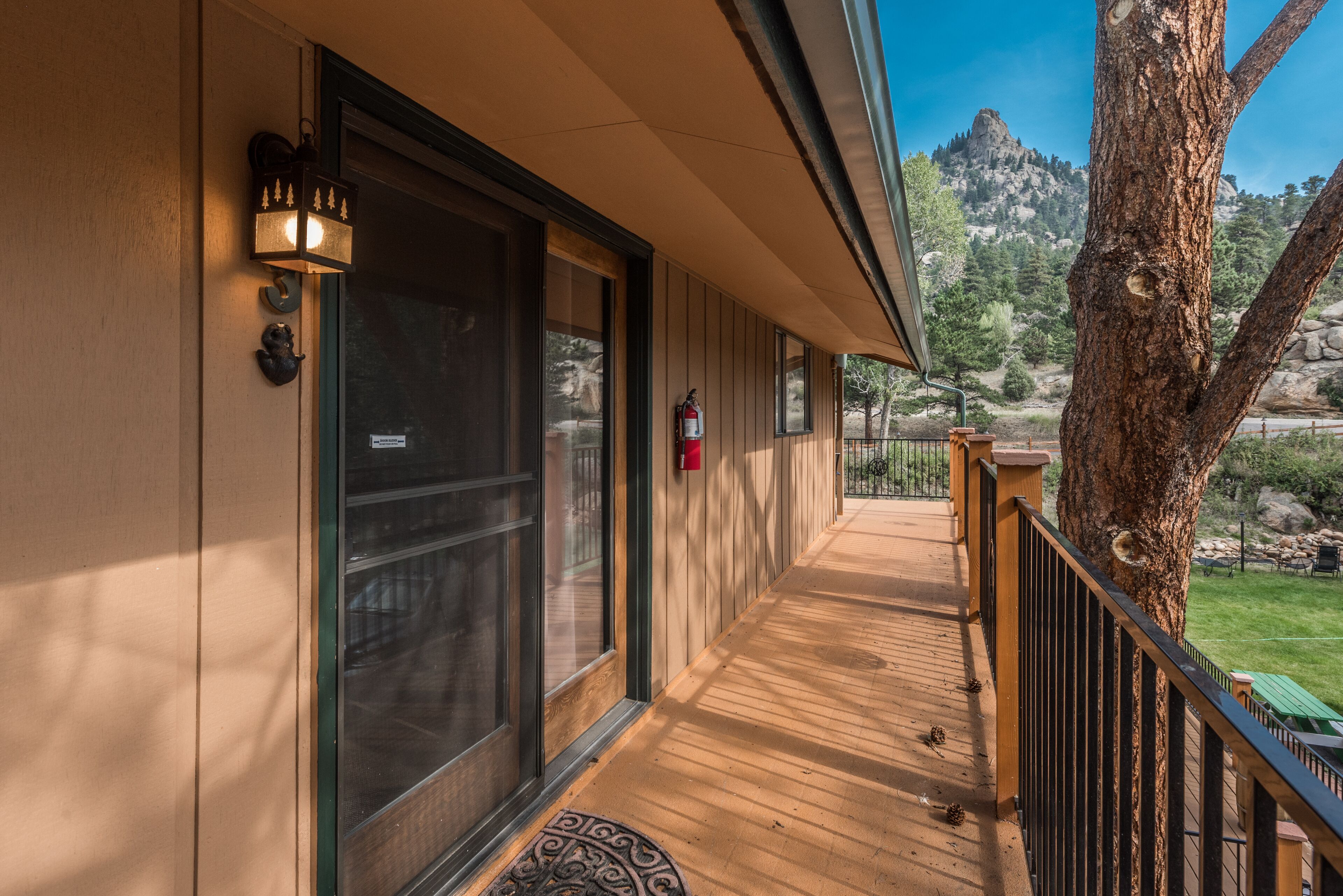 The 4 Seasons Inn