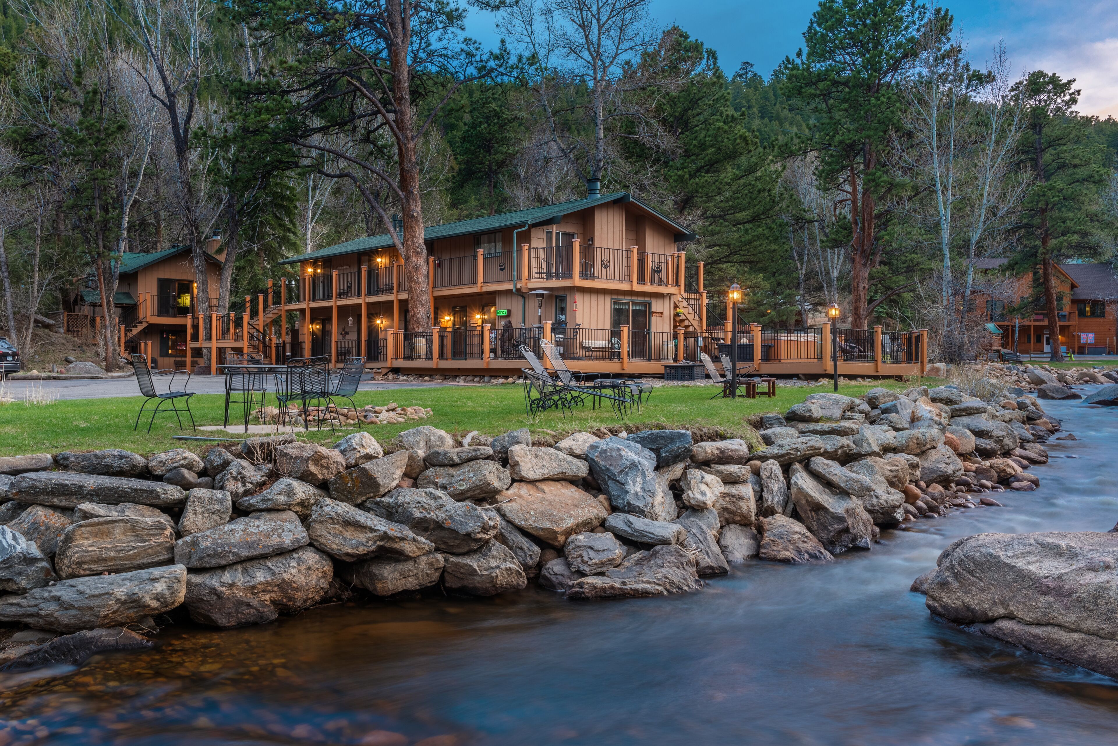 The 4 Seasons Inn