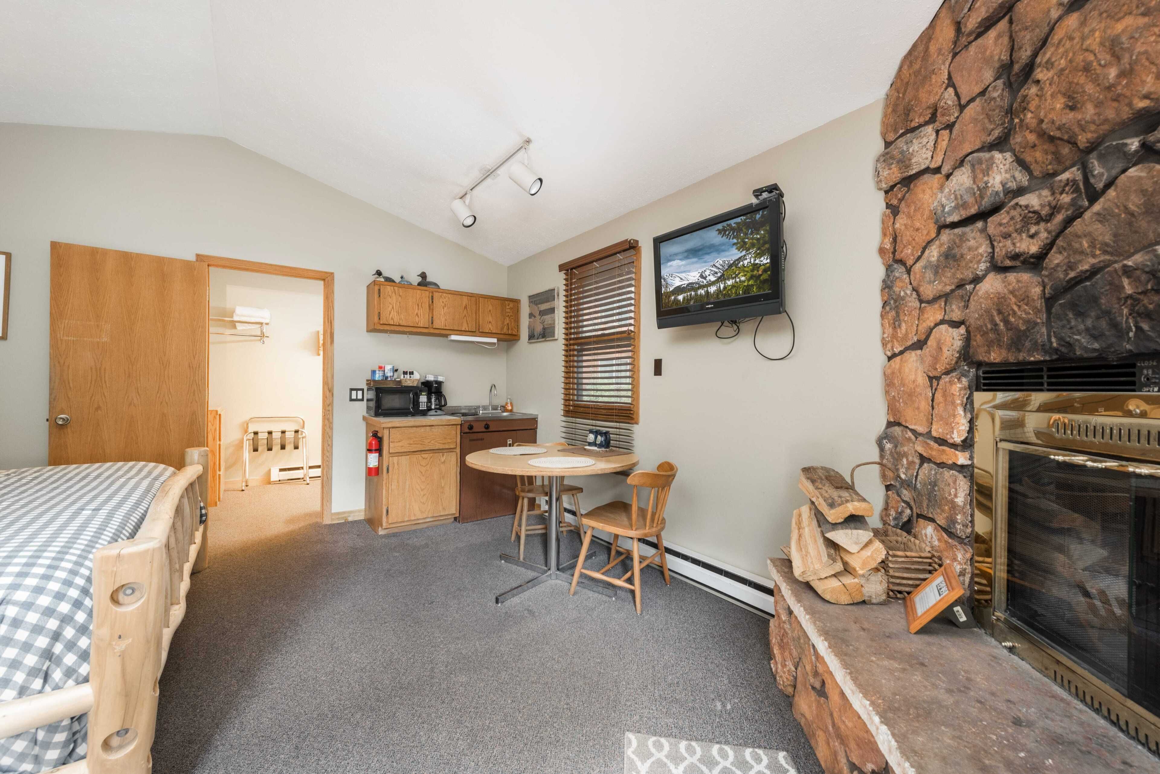 The 4 Seasons Inn