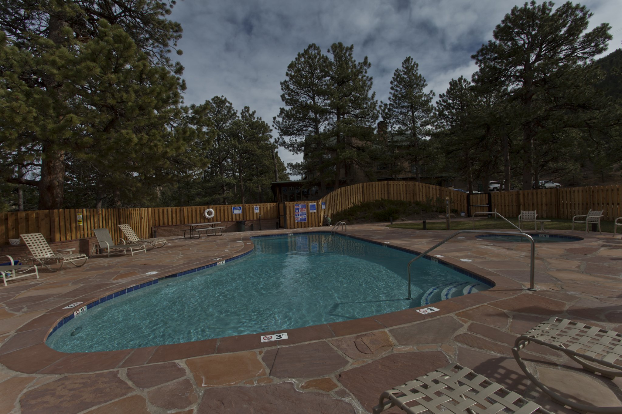 The Historic Crags Lodge