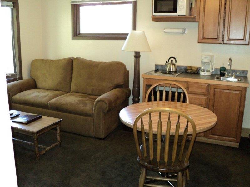 The Historic Crags Lodge