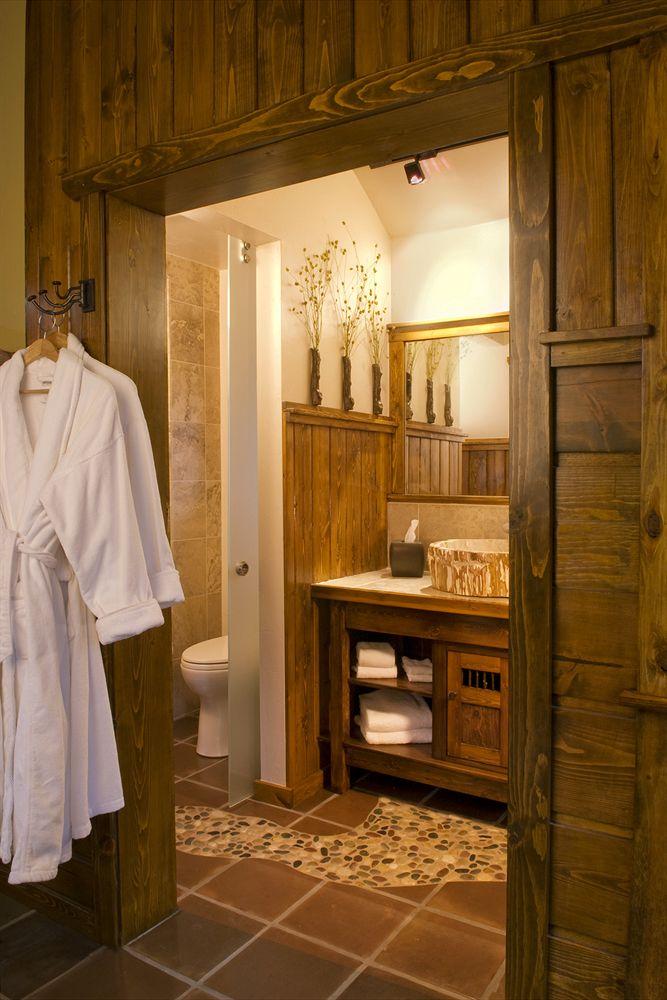 Highland Haven Creekside Inn