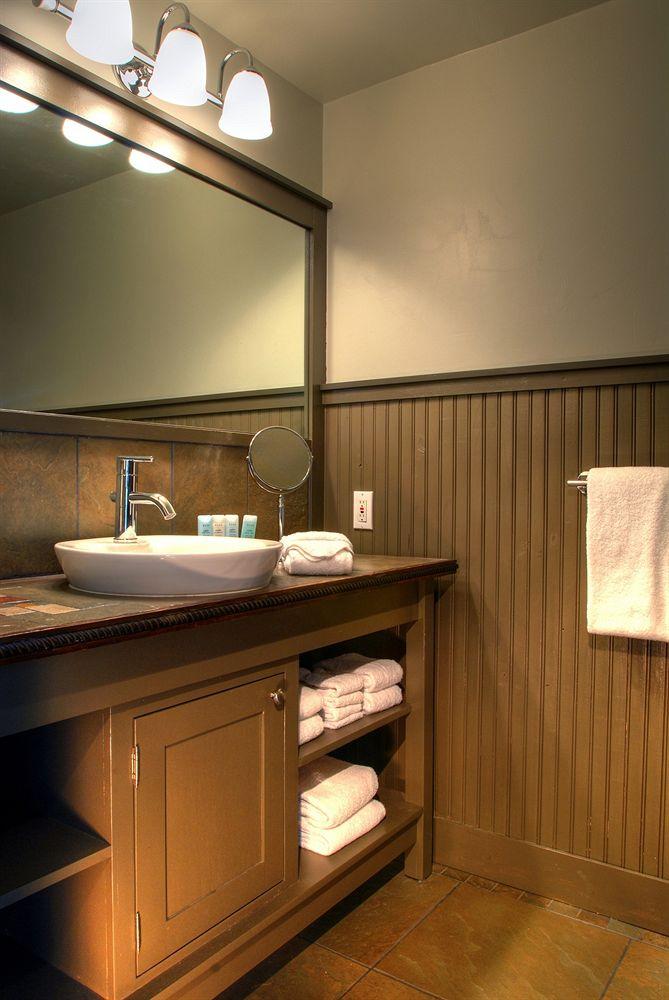 Highland Haven Creekside Inn